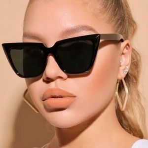 LNIB Cat Eye Frame Sunglasses